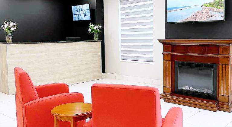 Signature Stay Inn and Suites — photo 3
