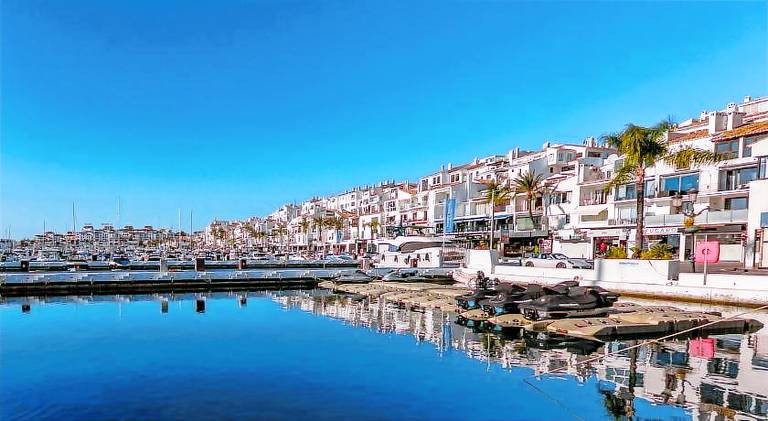 3 bed duplex by Puerto Banus, Marbella, 3 pools, Sea views — photo 4