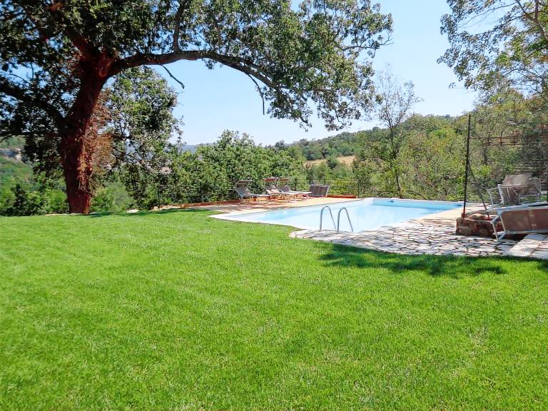 Vacation home with private pool, patio & yard — photo 4