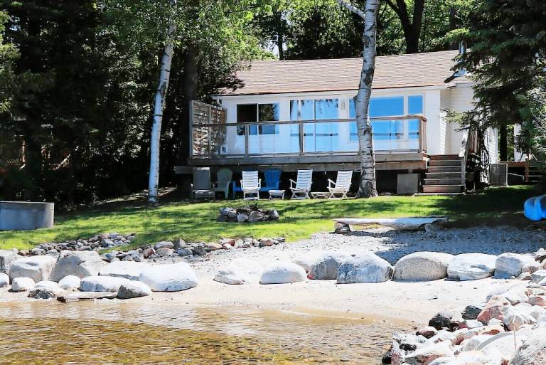 Cabin Port McNicoll