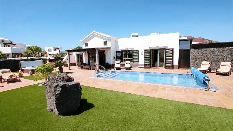 Villa  Playa Blanca