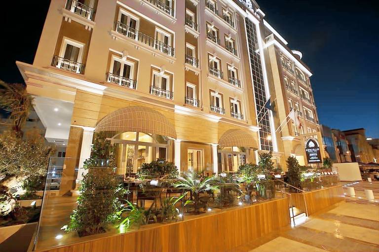 Zubarah Hotel