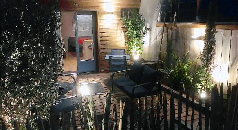 Apartment with patio, garden & barbeque — photo 5