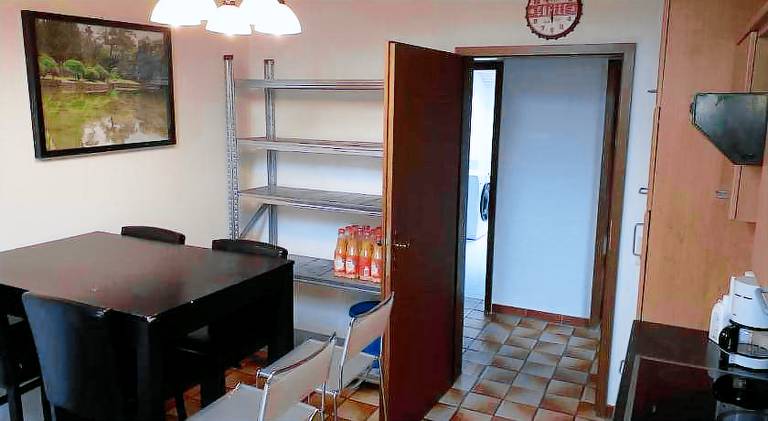 ROOM in apartment LOT SPACE & option COOKING & BREAKFAST self service & terrace - 9 km from A8 highw — photo 3