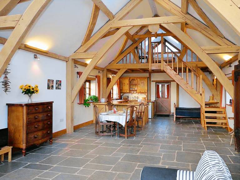 Cabin Compton Dundon