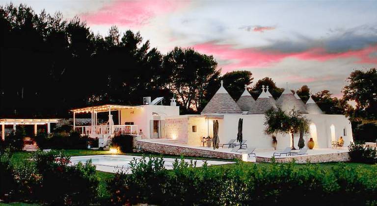 Vacation home with pool, grill & terrace — photo 4