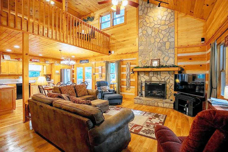 A Family Tradition Beautiful Boone cabin with hot tub home theater system and game room — photo 5