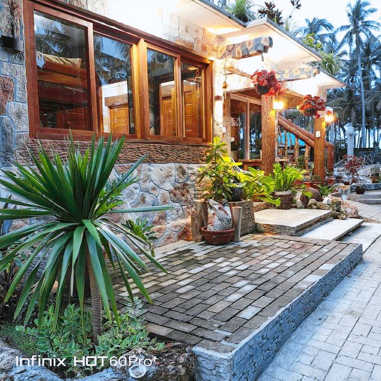 Rustic Stone House+Beach Access — photo 5
