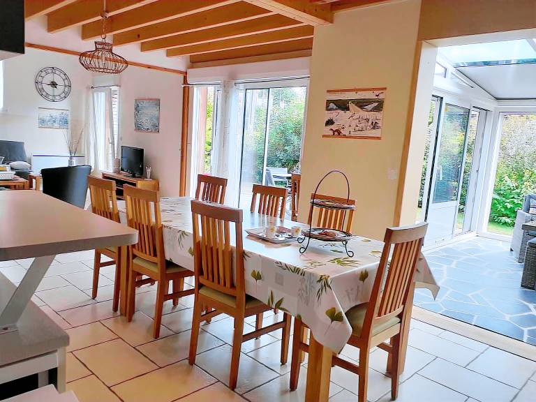Vacation home with yard, grill & patio | Garden view — photo 3