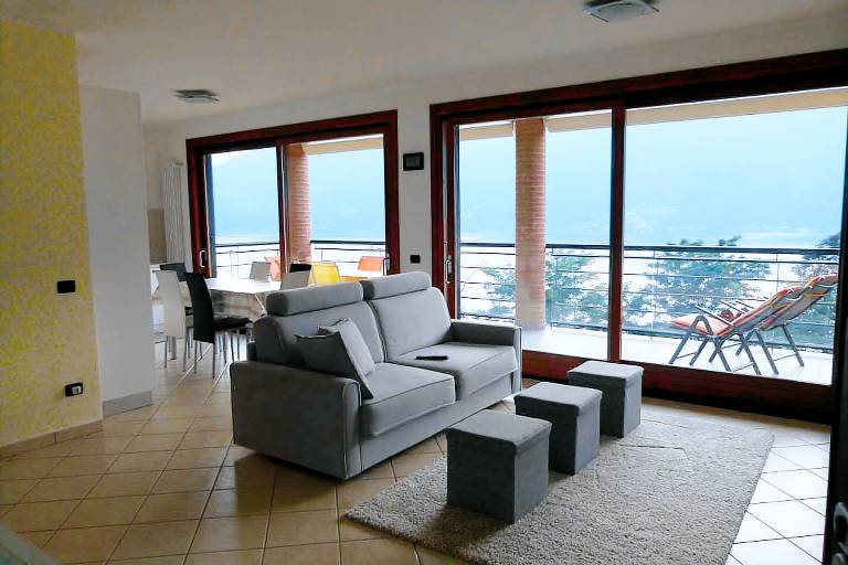 Appartamento Tronzano Lago Maggiore