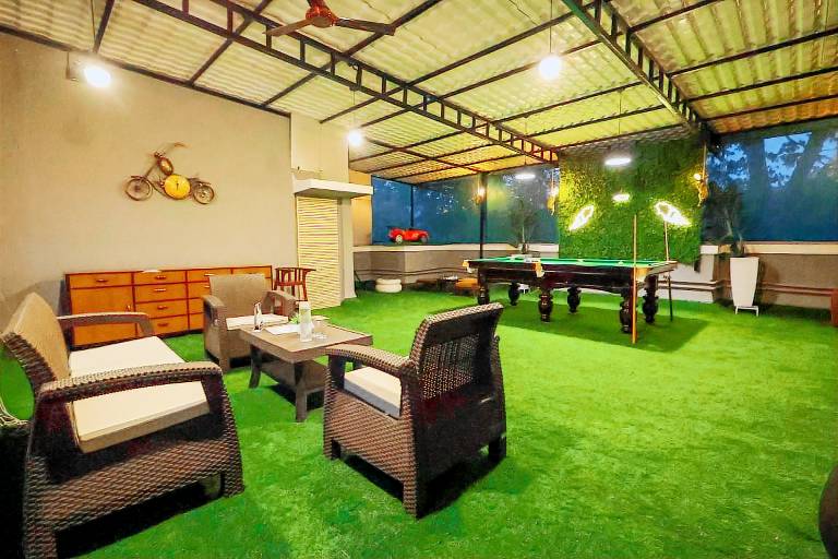 Villa  Kandiwali West