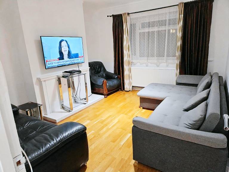 Apartment Sutton