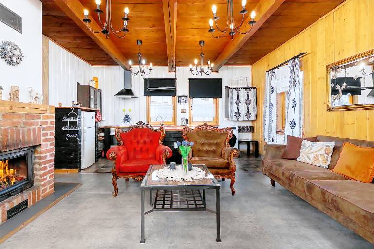 Family-oriented house with yard, grill & fast internet | Mountain view | Pets are welcome — photo 4