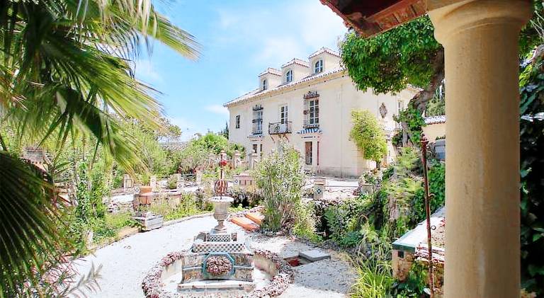 Lovely vacation home with yard, patio & pool | Good for workation | Dogs allowed in Ronda
