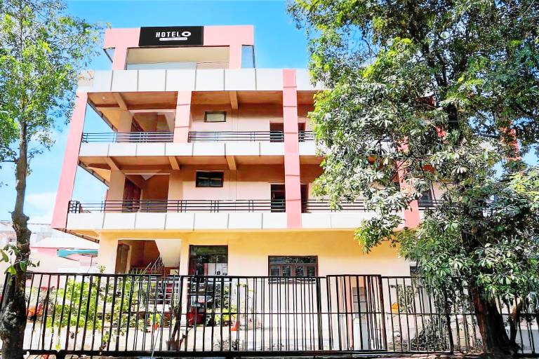 Super Hotel O GMS Road Ballupur Chowk