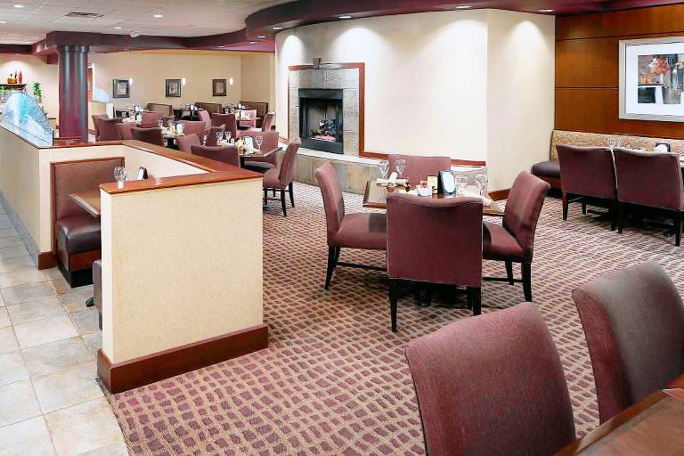 DoubleTree Suites by Hilton Cincinnati - Blue Ash — photo 4