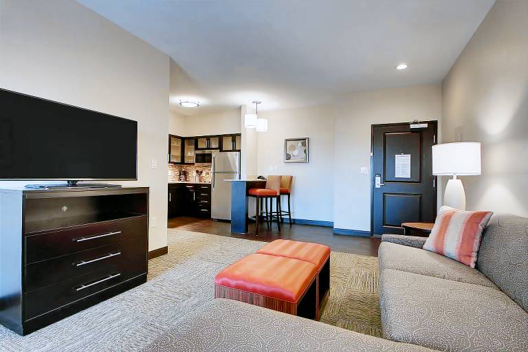 1Bd Suite Hearing Accessible Nonsmoking