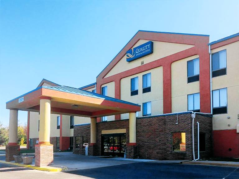 Quality Inn & Suites Lenexa Kansas City