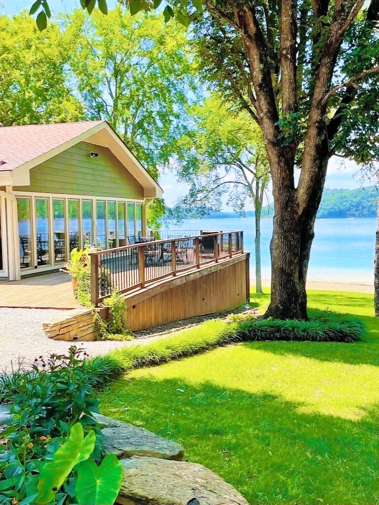 Cabin Monroe