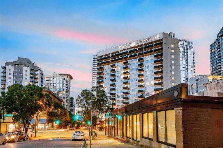 Best Western Premier Chateau Granville Hotel & Suites & Conf. Centre in North Vancouver, BC