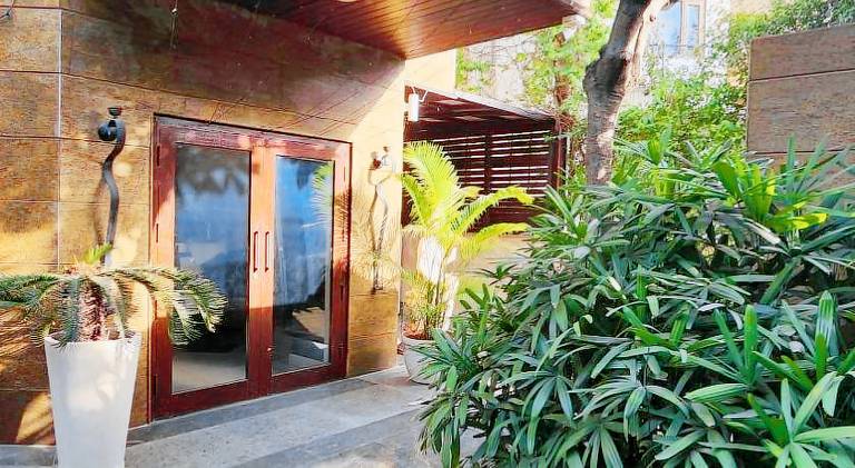 Pleasant villa with patio, yard & grill | Perfect for remote work | Pets are welcome — photo 2