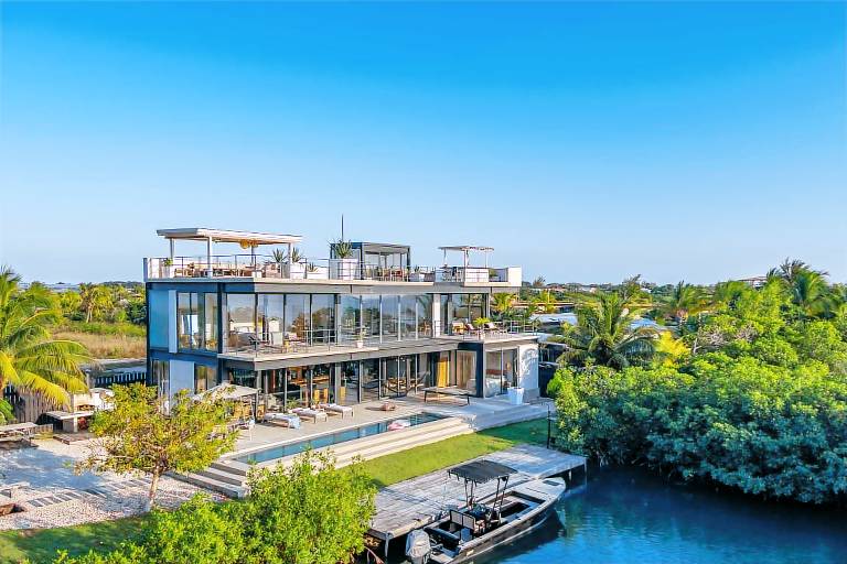 Villa  Placencia