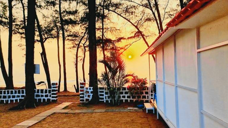 Vacation home | Beach nearby | Pet-friendly — photo 3