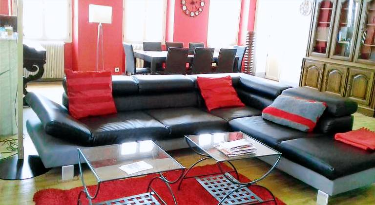 Vacation home with 4 rooms for 11 persons in Beaune