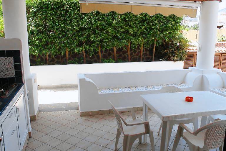 Gemütliche Wohnung in Lipari mit Terrasse