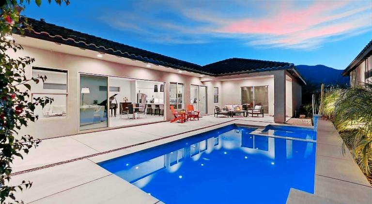 House with barbeque, yard & jacuzzi | Good for workation in Riverside, CA