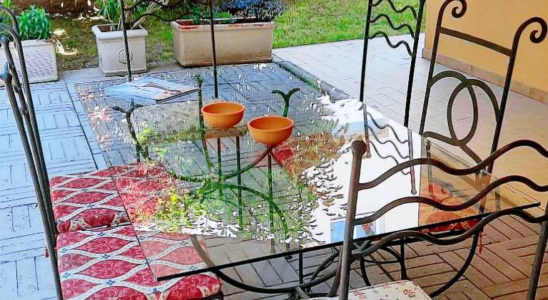 Holiday apartment with 3 rooms for 5 persons in Terranuova Bracciolini