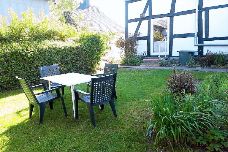 Wonderful vacation home with grill & yard | Pet-friendly — photo 4
