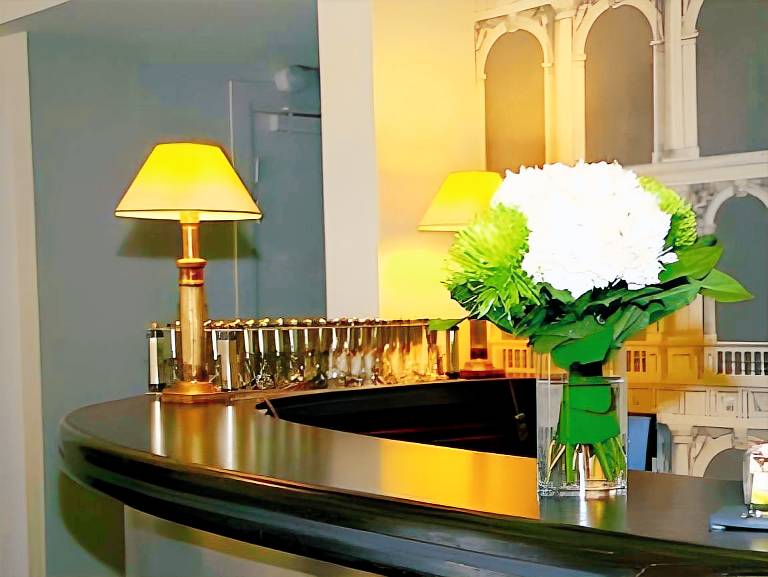 Hotel Voltaire Opera in Malakoff