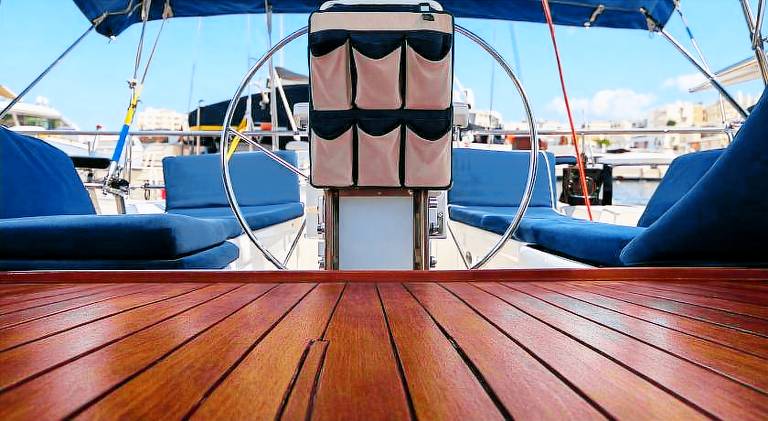 Lovely boat | Near St. Peter's Church | Dogs allowed — photo 5