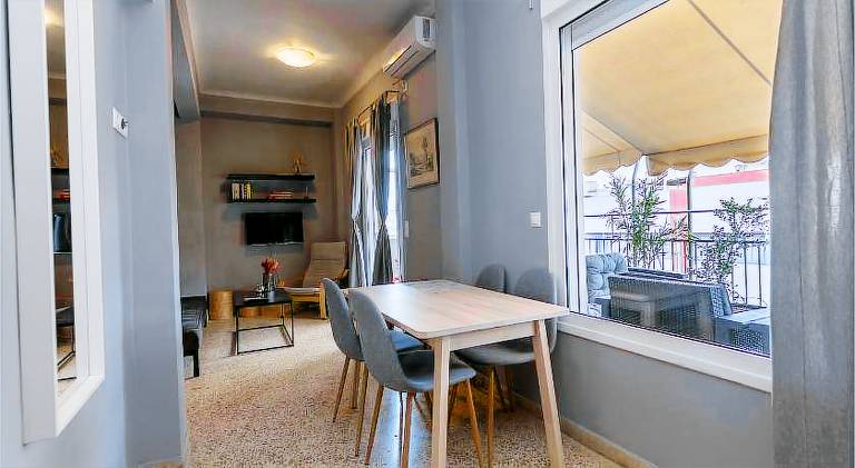 Rental apartment with jacuzzi, yard & patio | Near Temple of Hephaestus | Suitable for remote work | Dogs allowed — photo 2