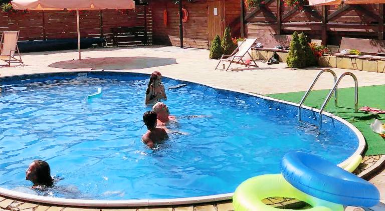 Holiday apartment with yard, private pool & patio | Pets allowed — photo 5