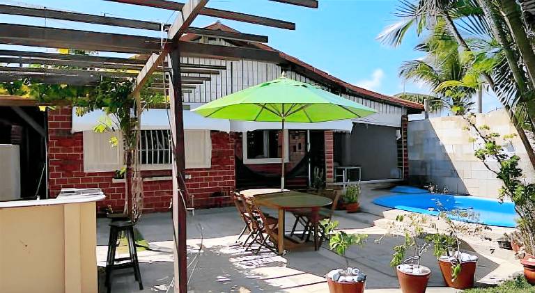 Vacation home with pool — photo 5