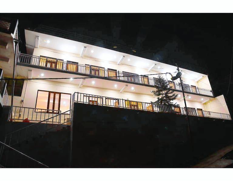 Hotel Lake Paradise Inn in Bhimtal
