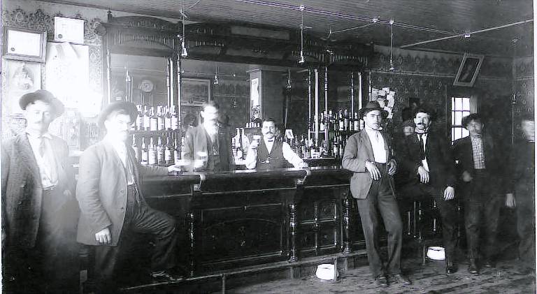 Alaskan Hotel and Bar — photo 4
