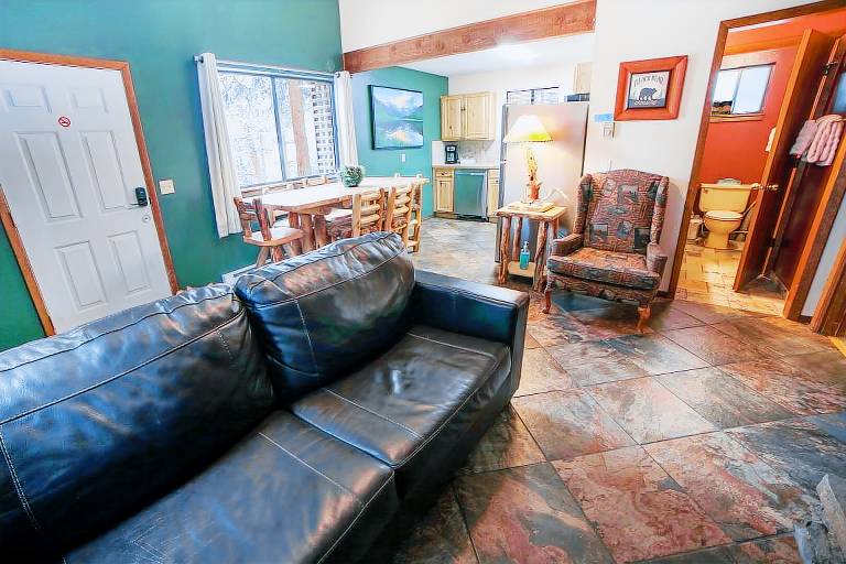 Children-friendly pleasant cabin with pool & patio | Pets are welcome — photo 4