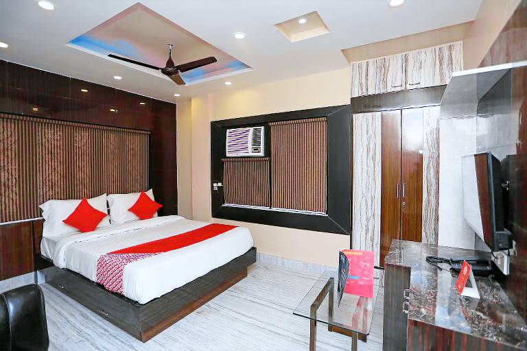 OYO Dora House Near Mani Square