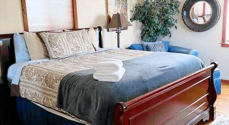 Beautiful house | Dogs allowed in Redmond, OR