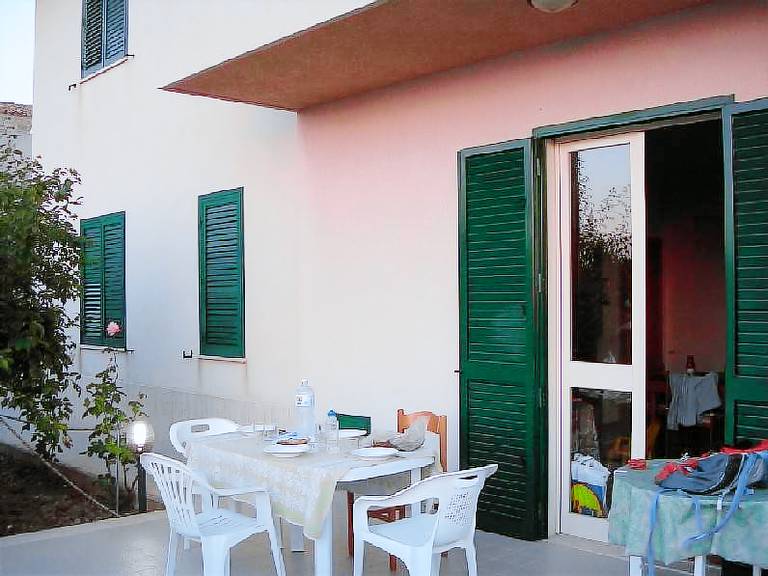 Apartment with garden & patio | Nature view — photo 2