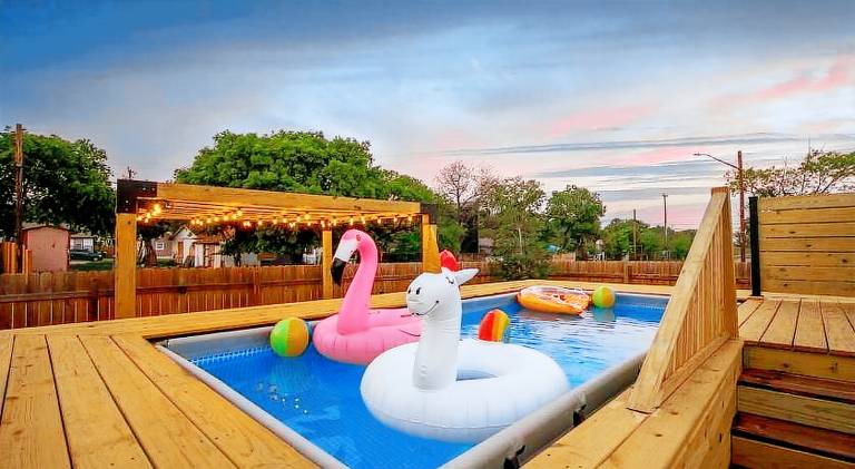 House with pool in San Antonio, TX
