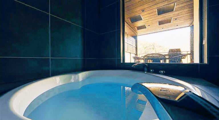 Villa with patio, jacuzzi & sauna | Pet-friendly — photo 4