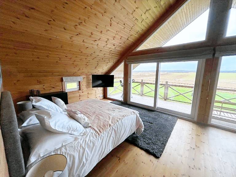 Spacious vacation home with yard, pool & sauna | Pet-friendly — photo 2