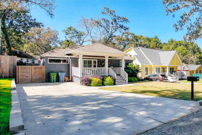 Vacation home with patio & yard — photo 2