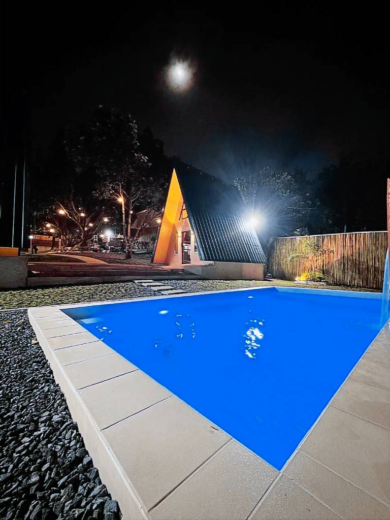 Cabin with barbecue, yard & pool — photo 5