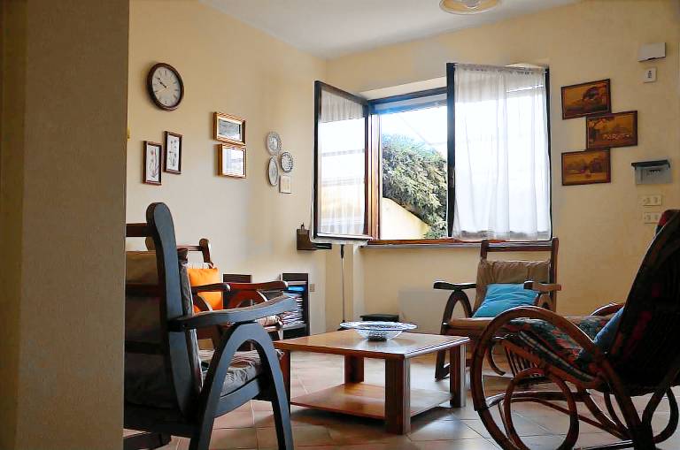 Apartment with yard & barbeque — photo 2
