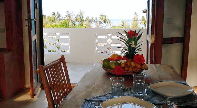 Rental apartment with yard, patio & pool — photo 4